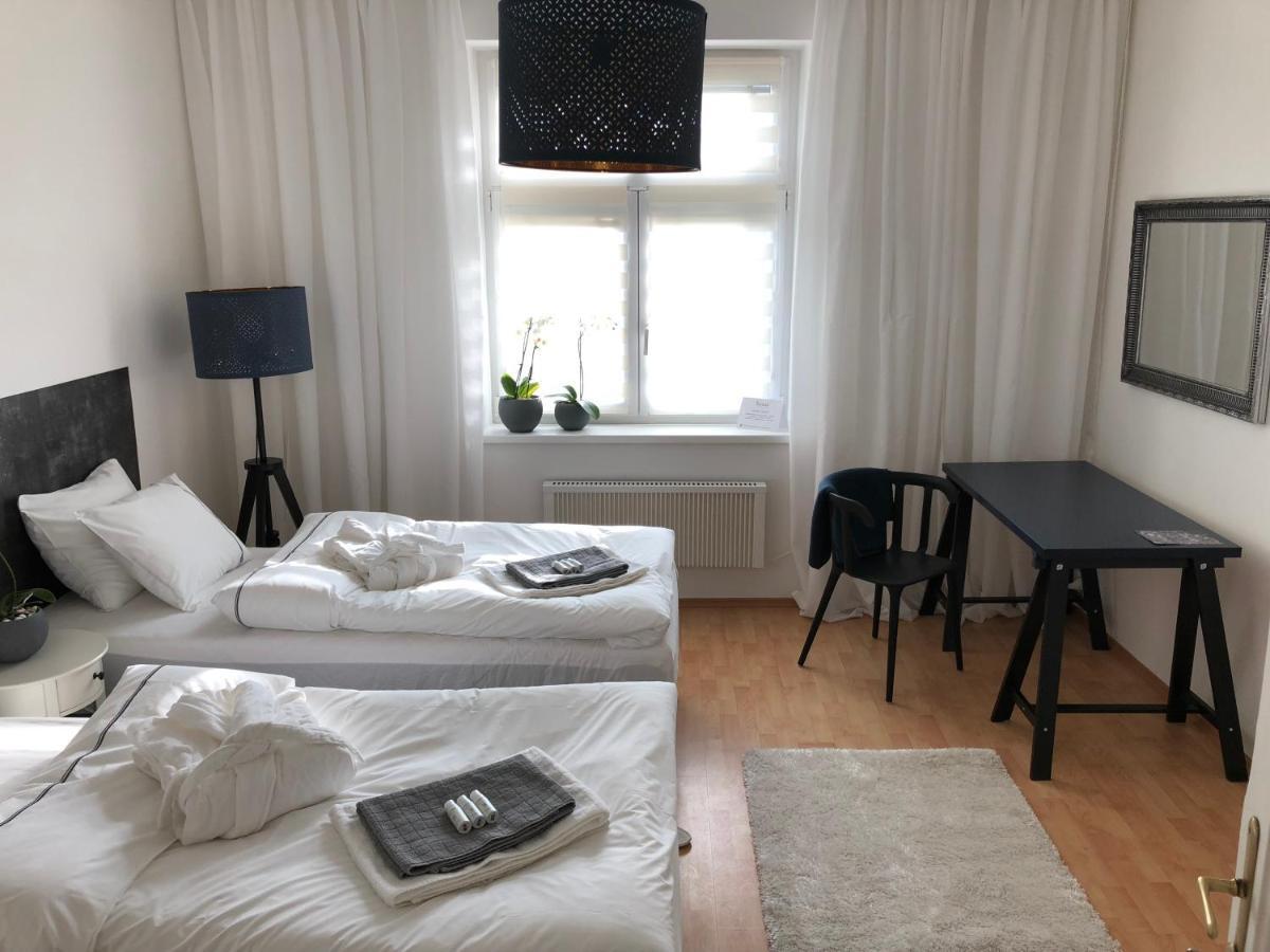 Pension Skylark Pardubice Room photo